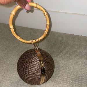 Circular woven handbag